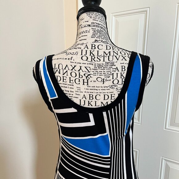 Calvin Klein Geometric Pattern Maxi Dress, Size 4 - Picture 4 of 12